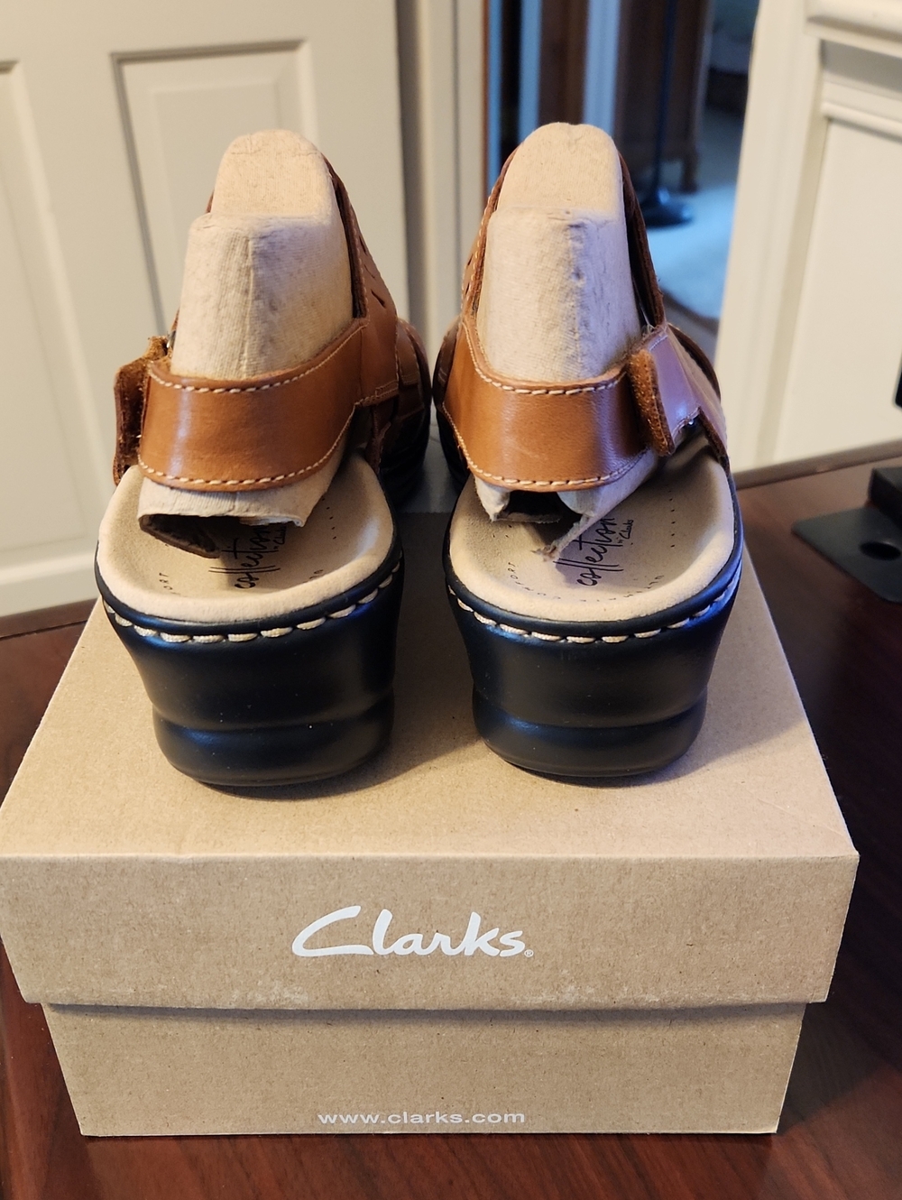 NEW Clarks Collection Lexie Qwin Cognac Leather Open-Toe Sandals Adjustable - Picture 3 of 12